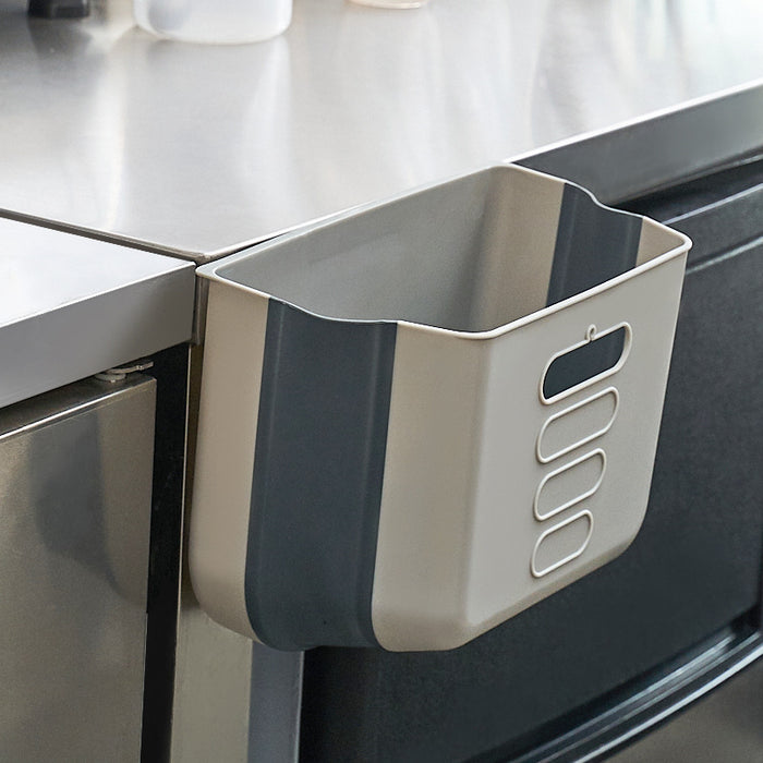 Foldable hanging trash can