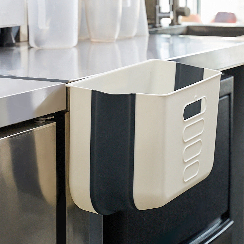 Foldable hanging trash can